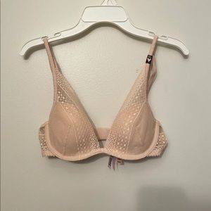 NWT Victorias Secret Lightly Lined Plung Bra